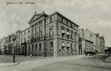 Das Biebricher Rathaus (ca. Anfang des 20. Jahrhunderts)