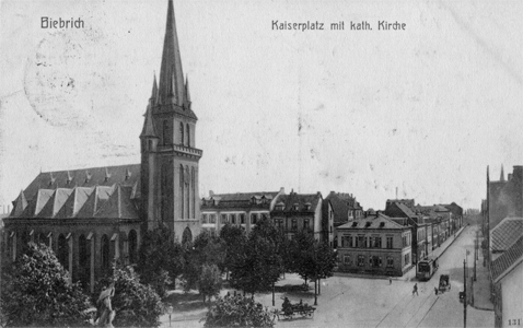 Die Kirche Sankt Marien und der Kaiserplatz (ca. Anfang des 20. Jahrhunderts)