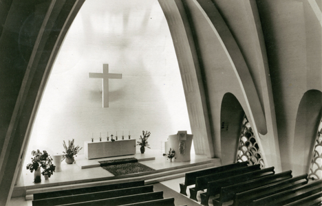 Im Inneren der Heilig-Geist-Kirche (ca. 60er Jahre des 20. Jahrhunderts)