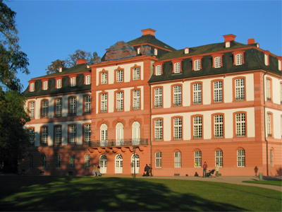 Der Westflügel des Biebricher Schlosses (Oktober 2005)