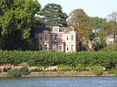 Blick von der Rettbergsaue auf die Villa Wagner (September 2007)