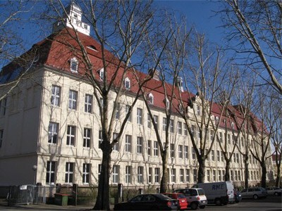 Die Wilhelm-Heinrich-von-Riehl-Schule (März 2010)